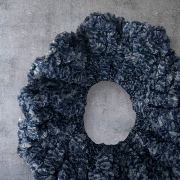 Chic Blue & White Hair Scrunchie - Picture 3 of 3